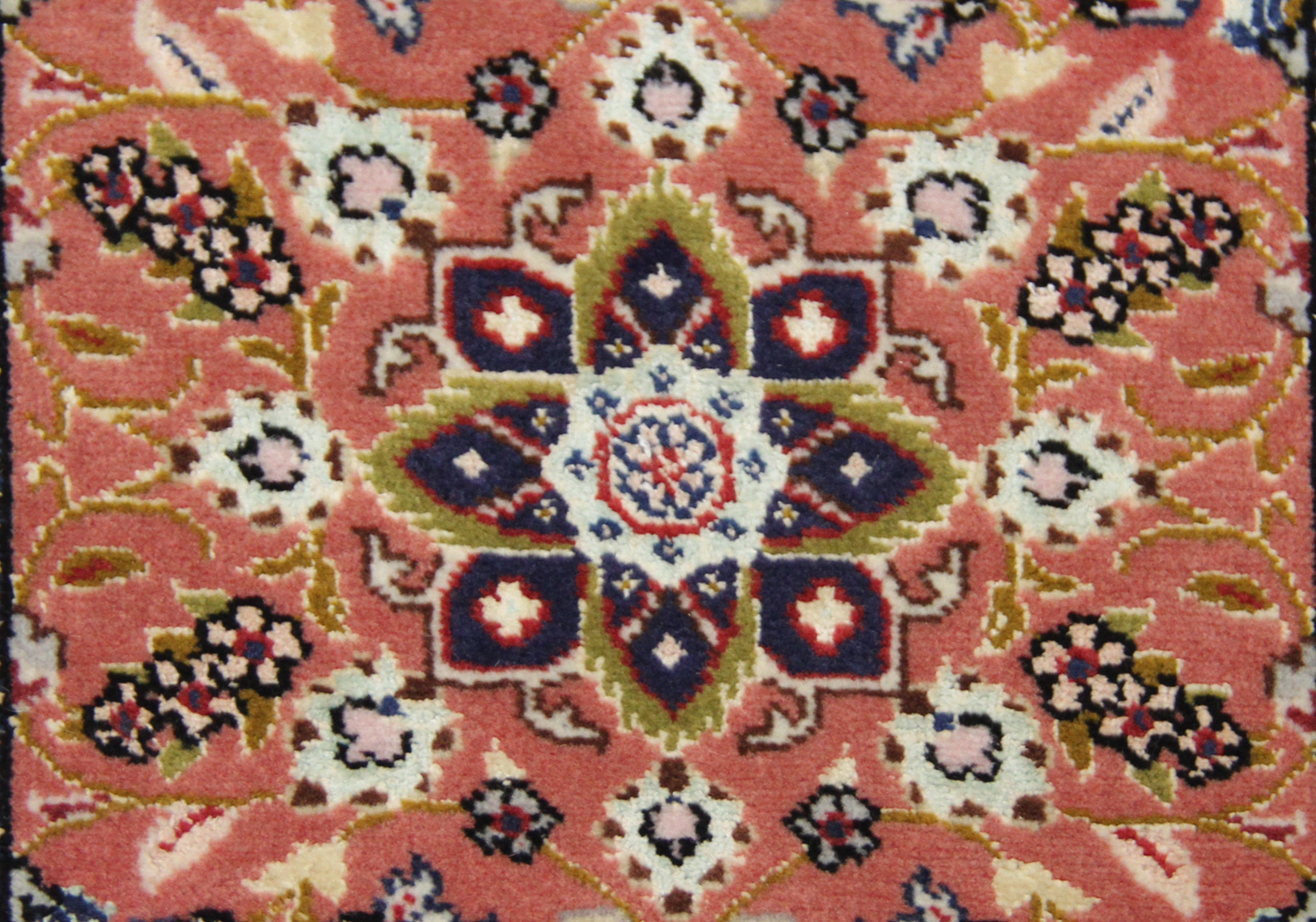 Persian carpet, piece no. 4226, 40x30cm