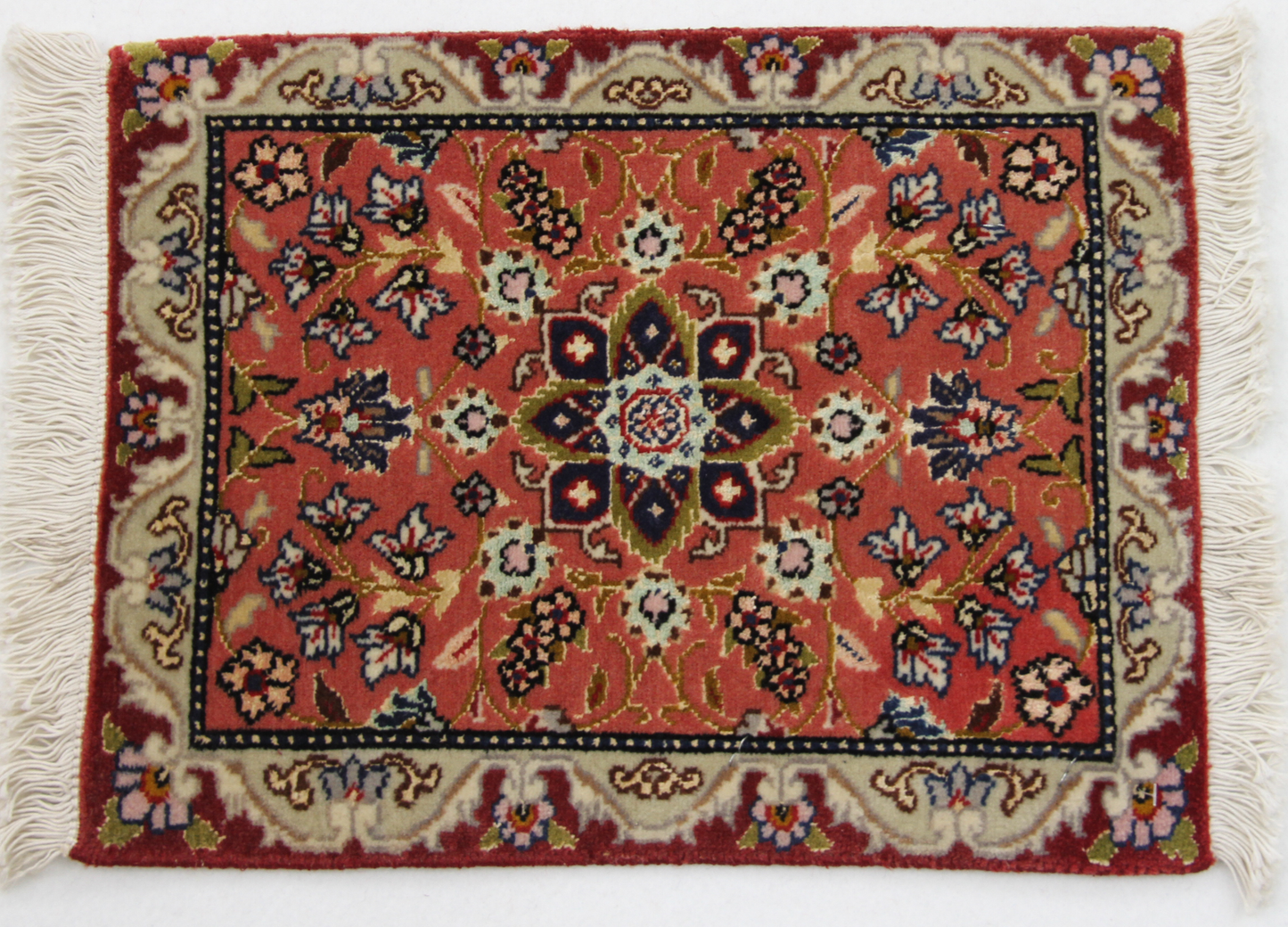 Persian carpet, piece no. 4226, 40x30cm