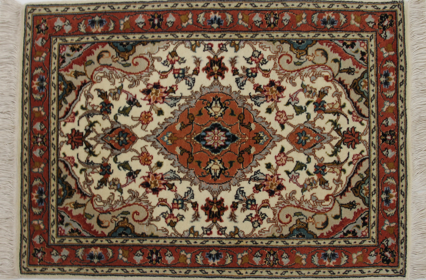 Persian carpet, piece no. 4228, 75x50cm