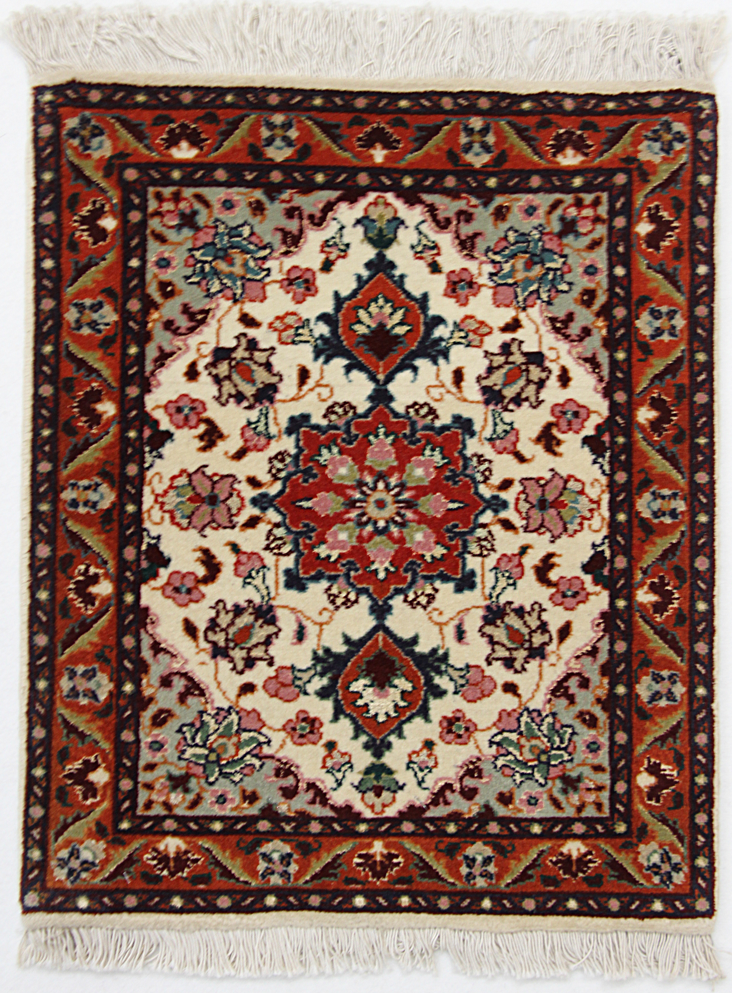 Persian carpet, piece no. 4233, 52x40cm