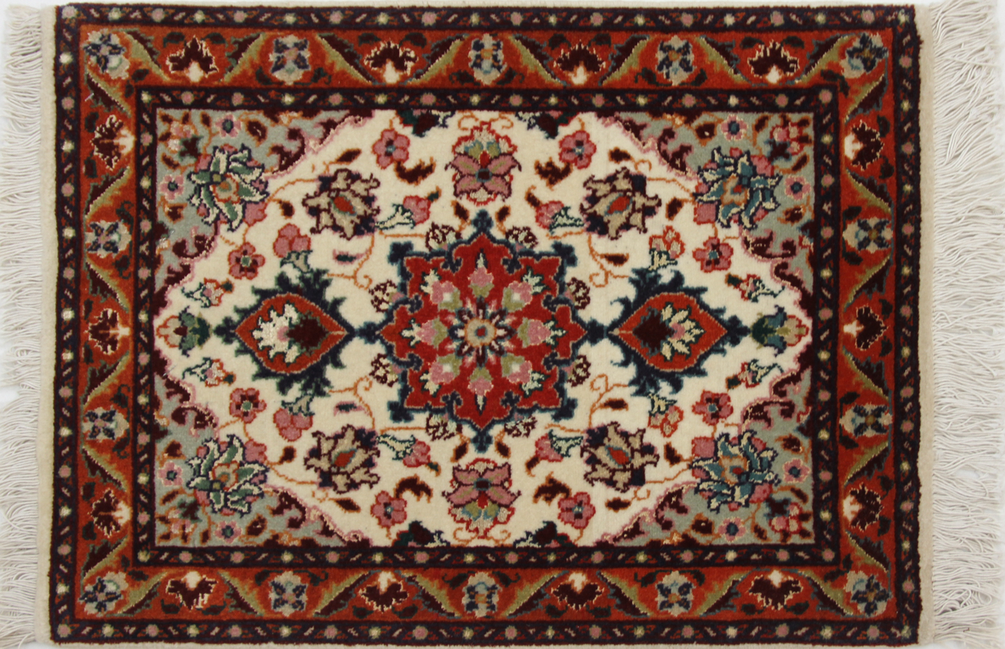 Persian carpet, piece no. 4233, 52x40cm