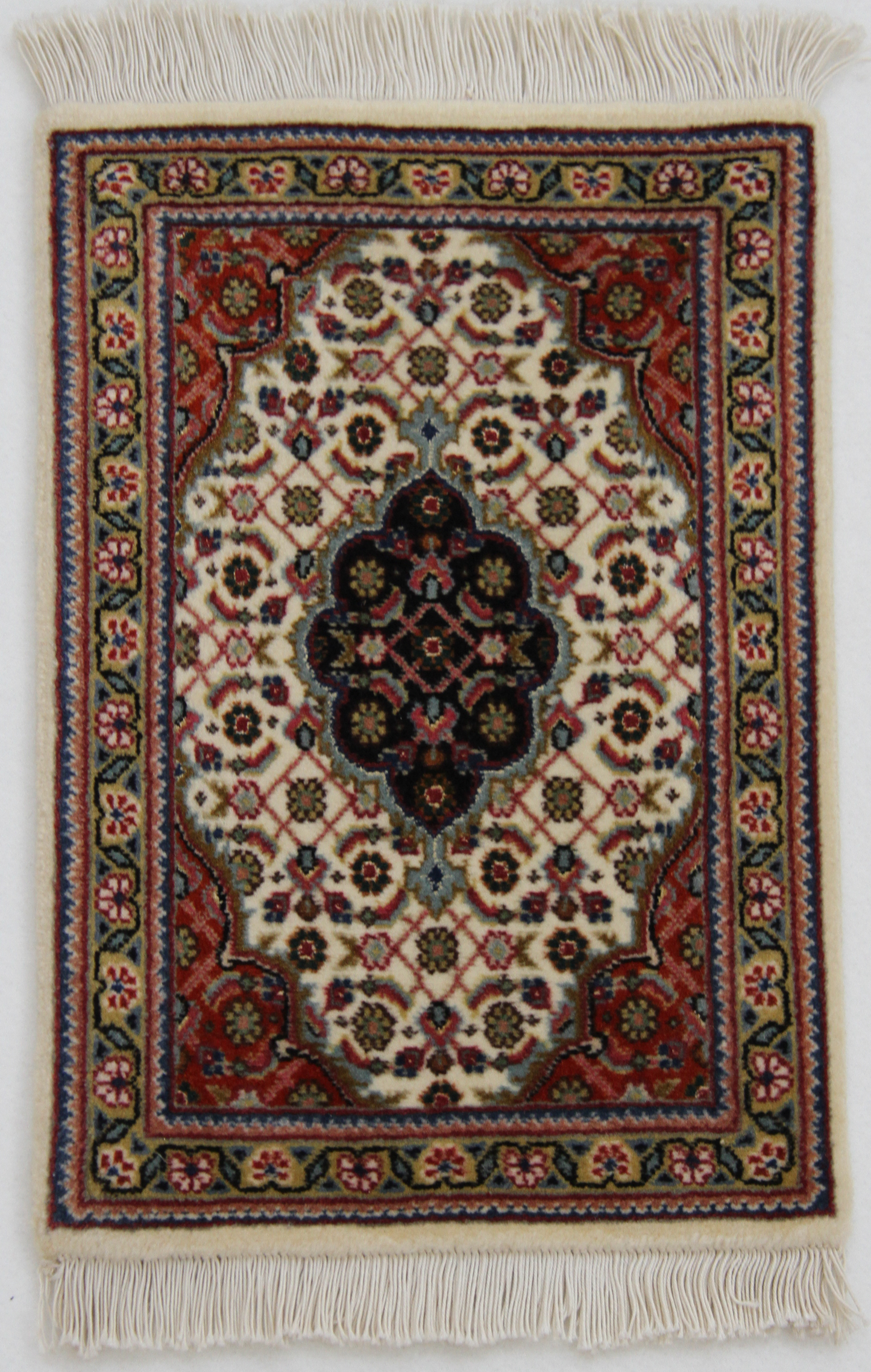Persian carpet, piece no. 4241, 40x30cm