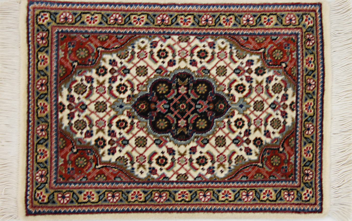 Persian carpet, piece no. 4241, 40x30cm