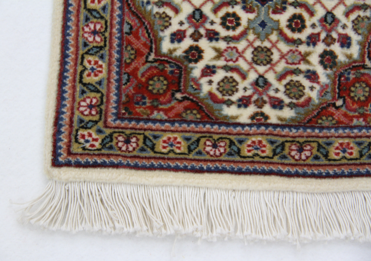 Persian carpet, piece no. 4241, 40x30cm