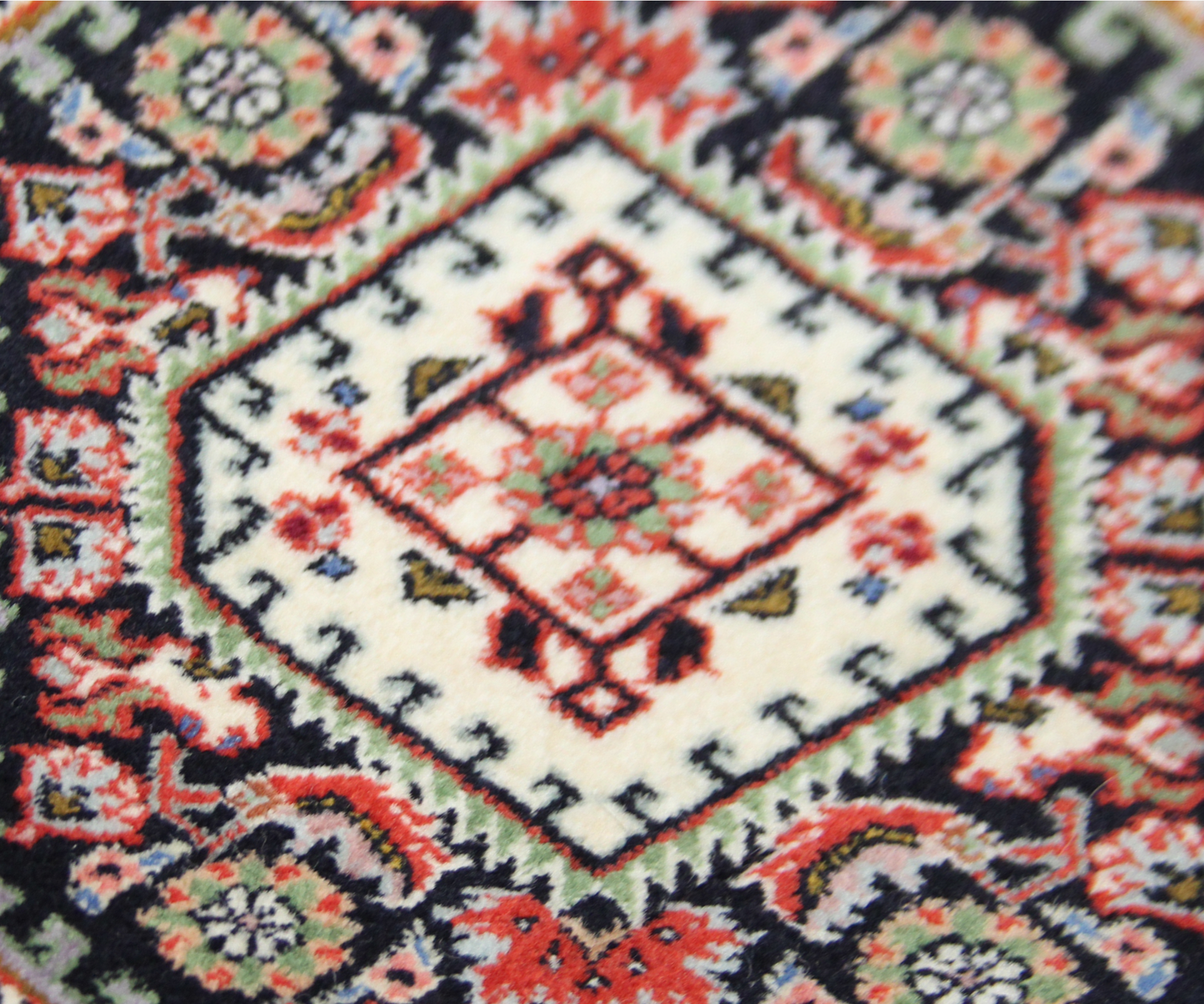 Persian carpet, item number 4269, 53x43cm