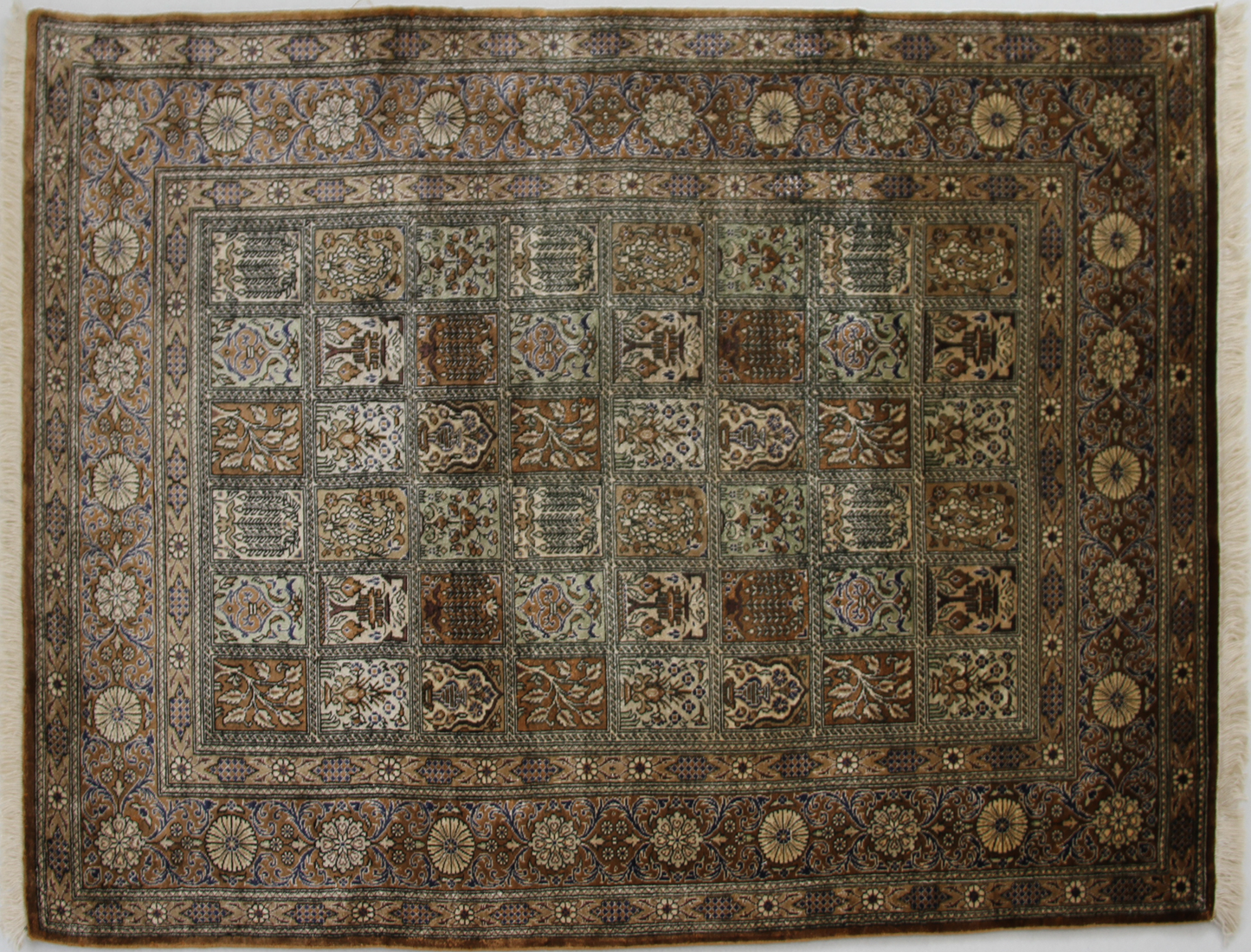 Persian carpet, piece number 2157, 117x76cm