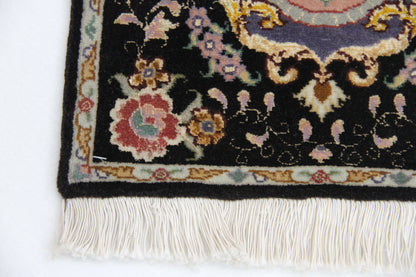 Persian carpet, item number 4237, 32x32cm