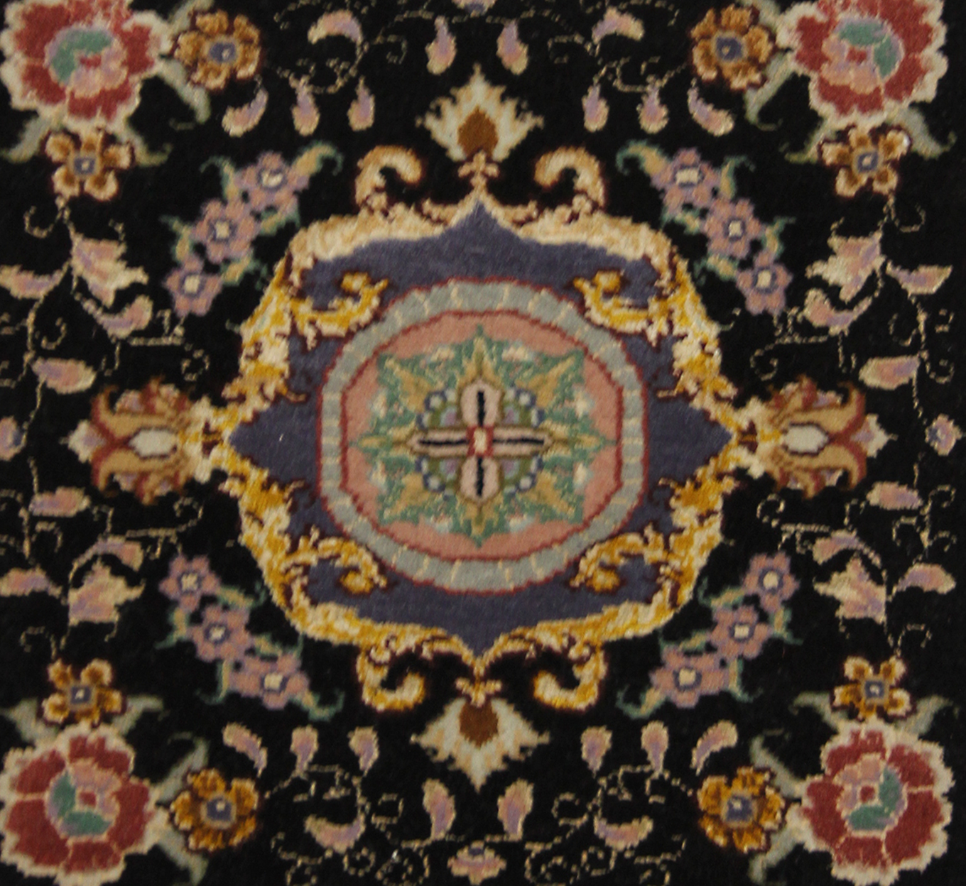 Persian carpet, item number 4237, 32x32cm