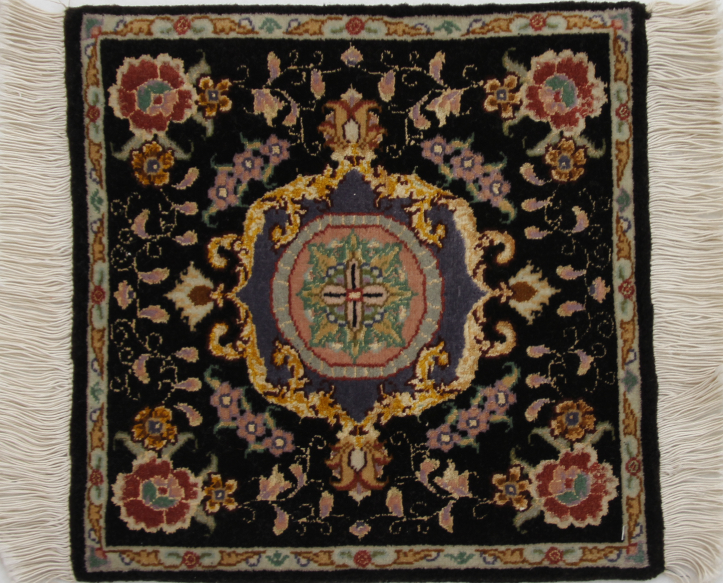 Persian carpet, item number 4237, 32x32cm