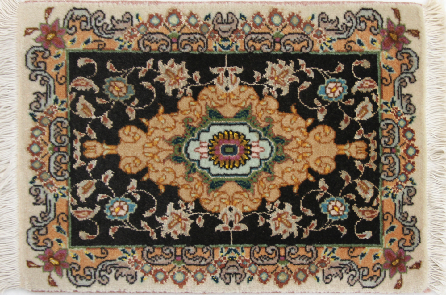 Persian carpet, piece no. 4238, 43x30cm 