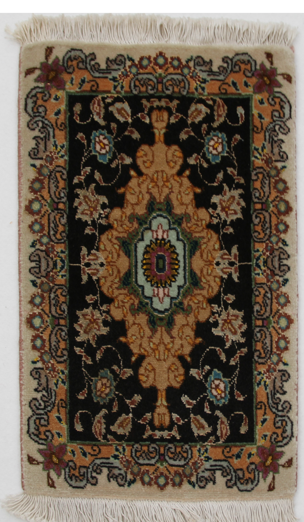 Persian carpet, piece no. 4238, 43x30cm 