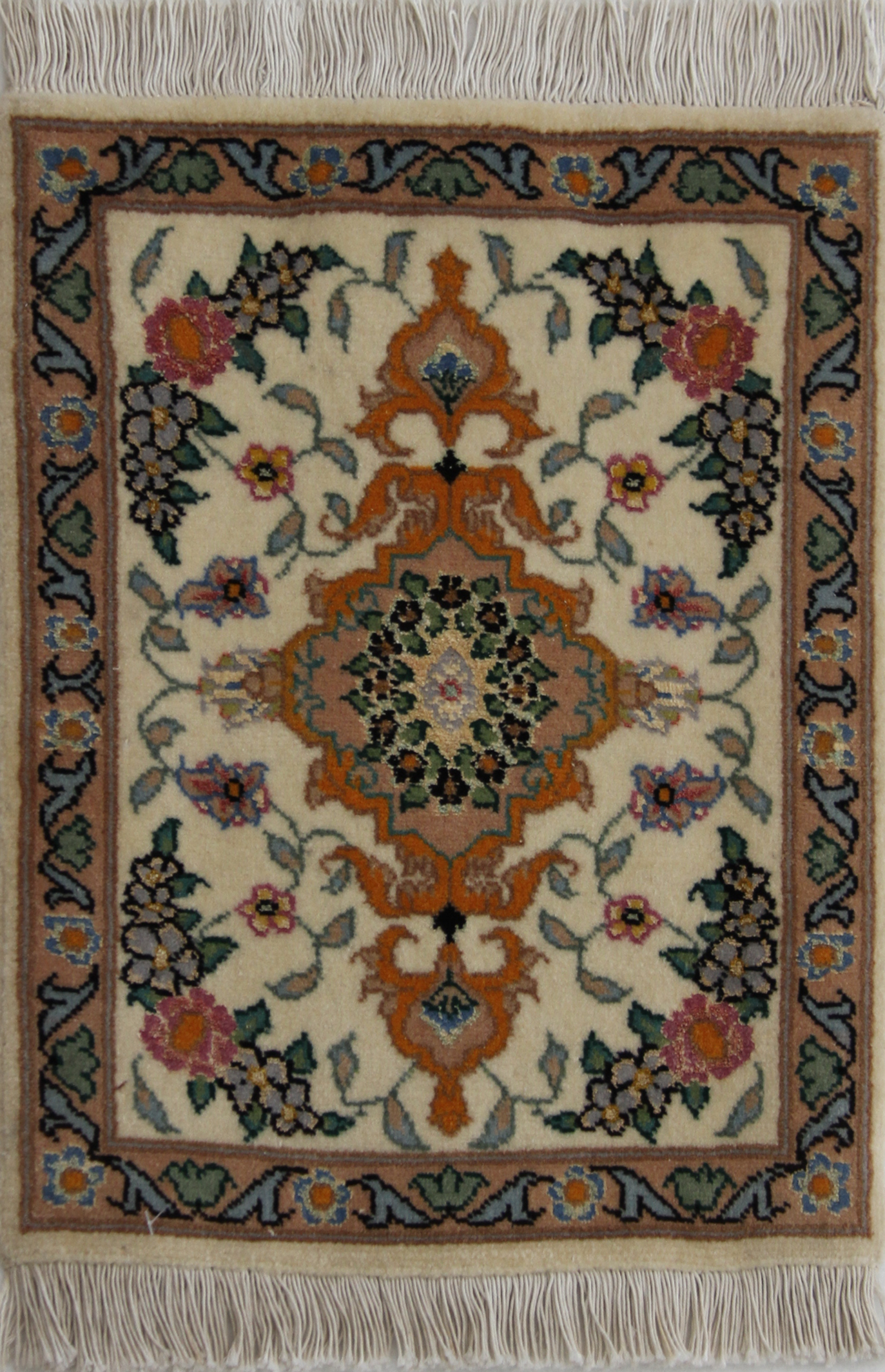 Persian carpet, piece no. 4252, 38x30cm