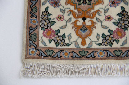 Persian carpet, piece no. 4252, 38x30cm